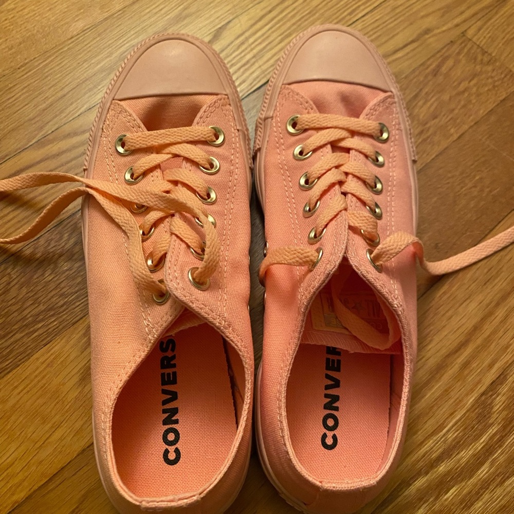 Size 8 Converse
